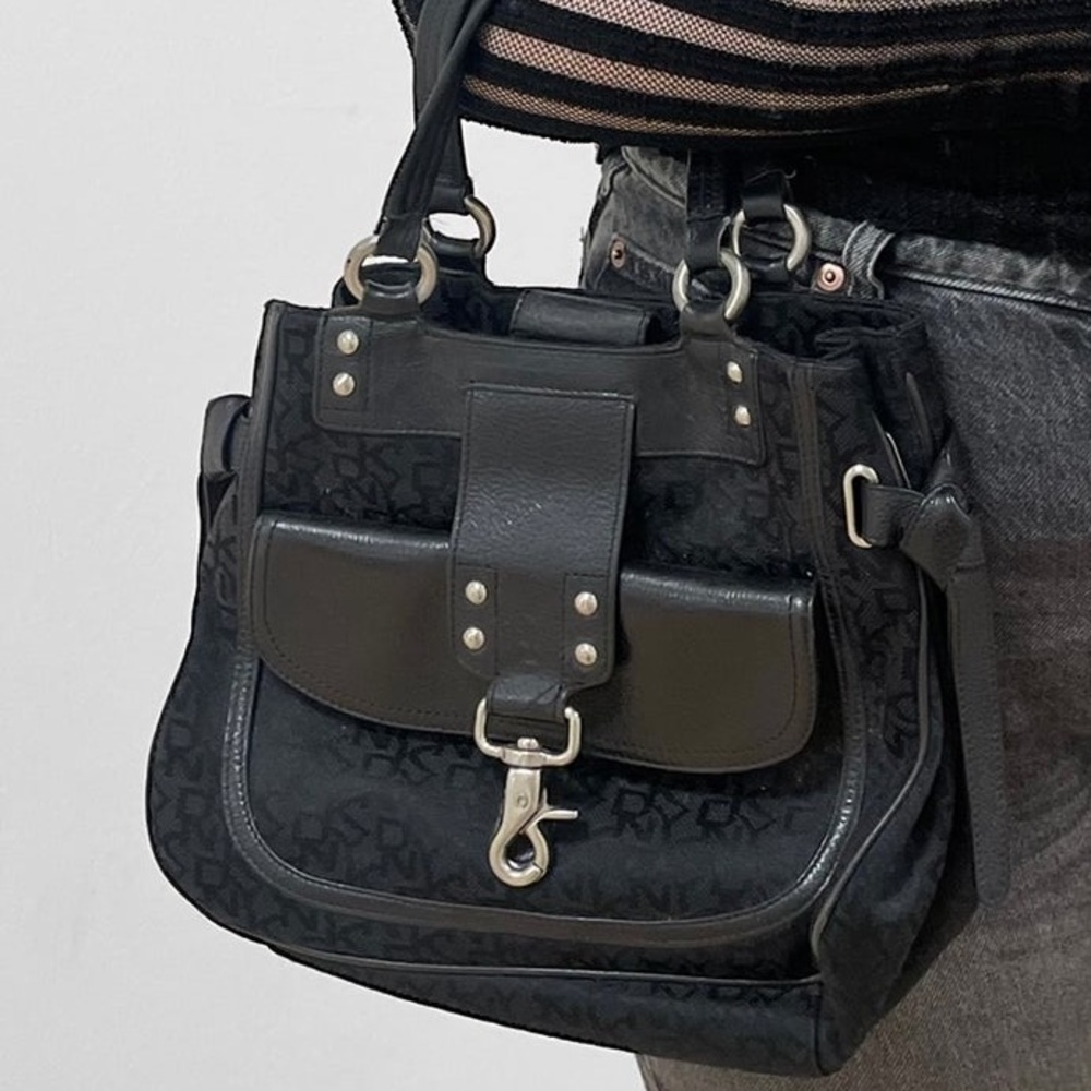DKNY NWT Black Signature Town & Country Shoulder Bag